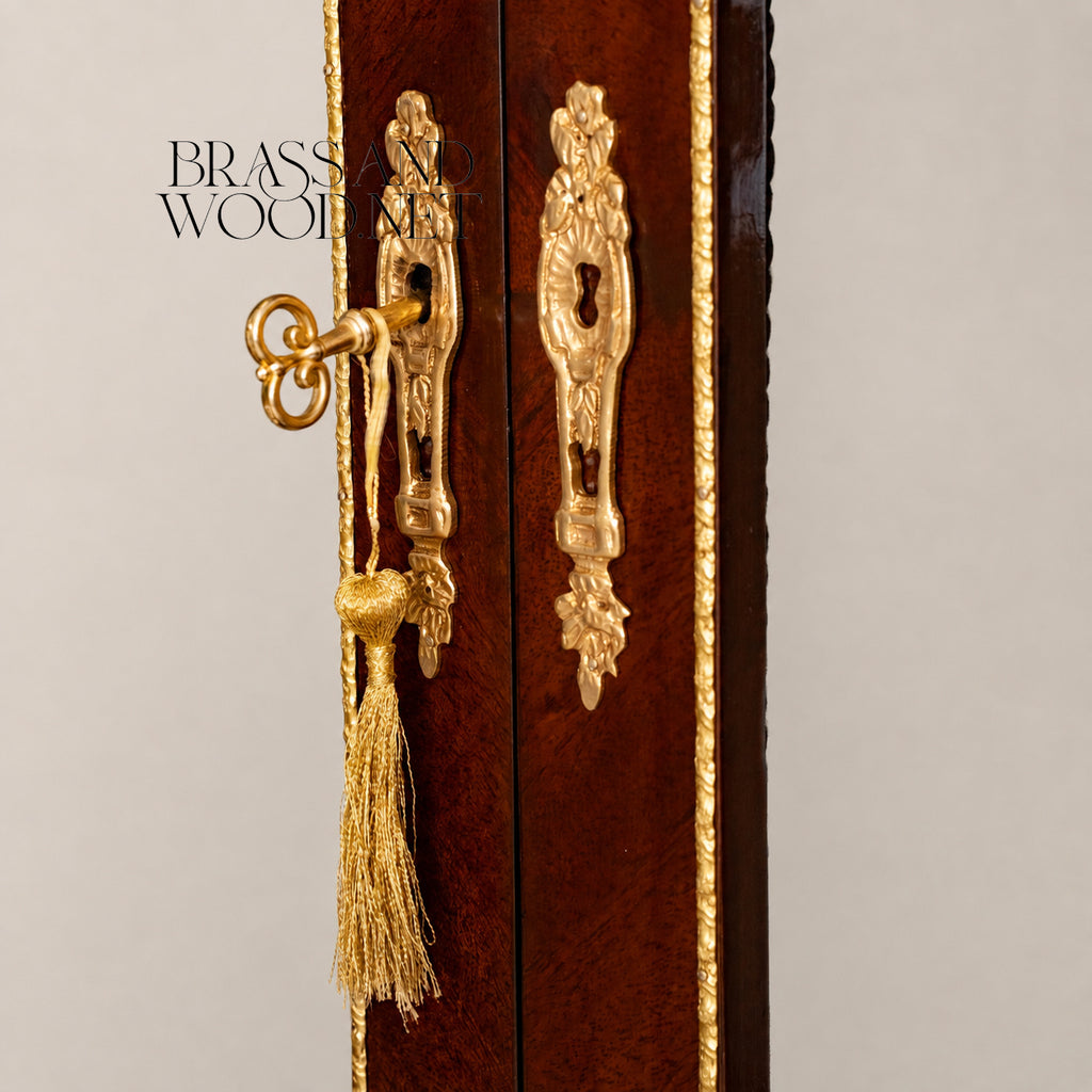 Classic Wood & Brass Display Cabinet - 2 Shelves - 140 cm
