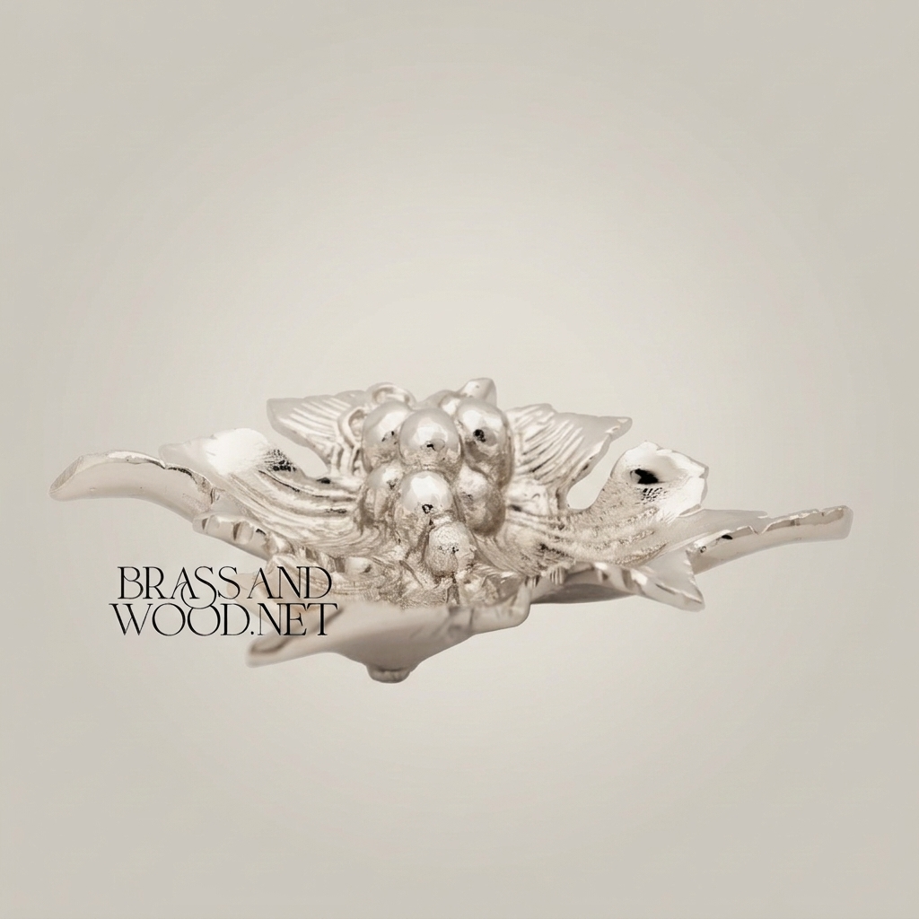 Baroque Brass Grapevine Leaf Ashtray - Sculptural Cluster Motif — Silver