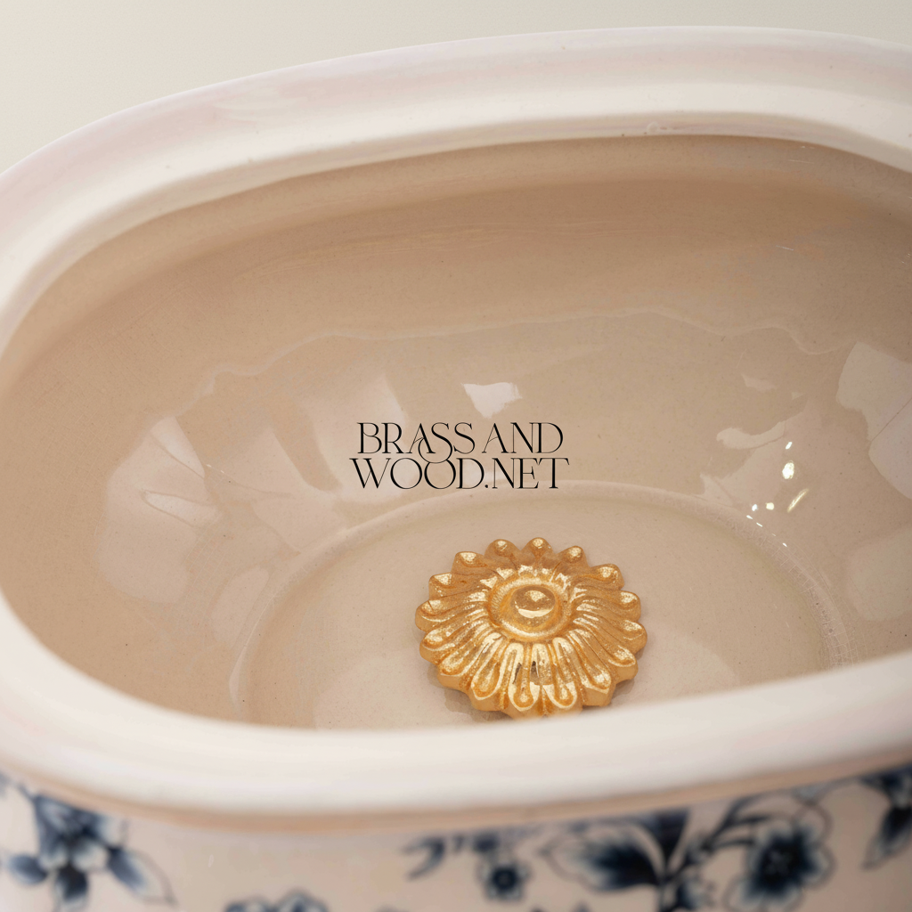 Chinoiserie Blue & White Porcelain Lidded Bonbonnière with Gilt Bird Finial — Gold