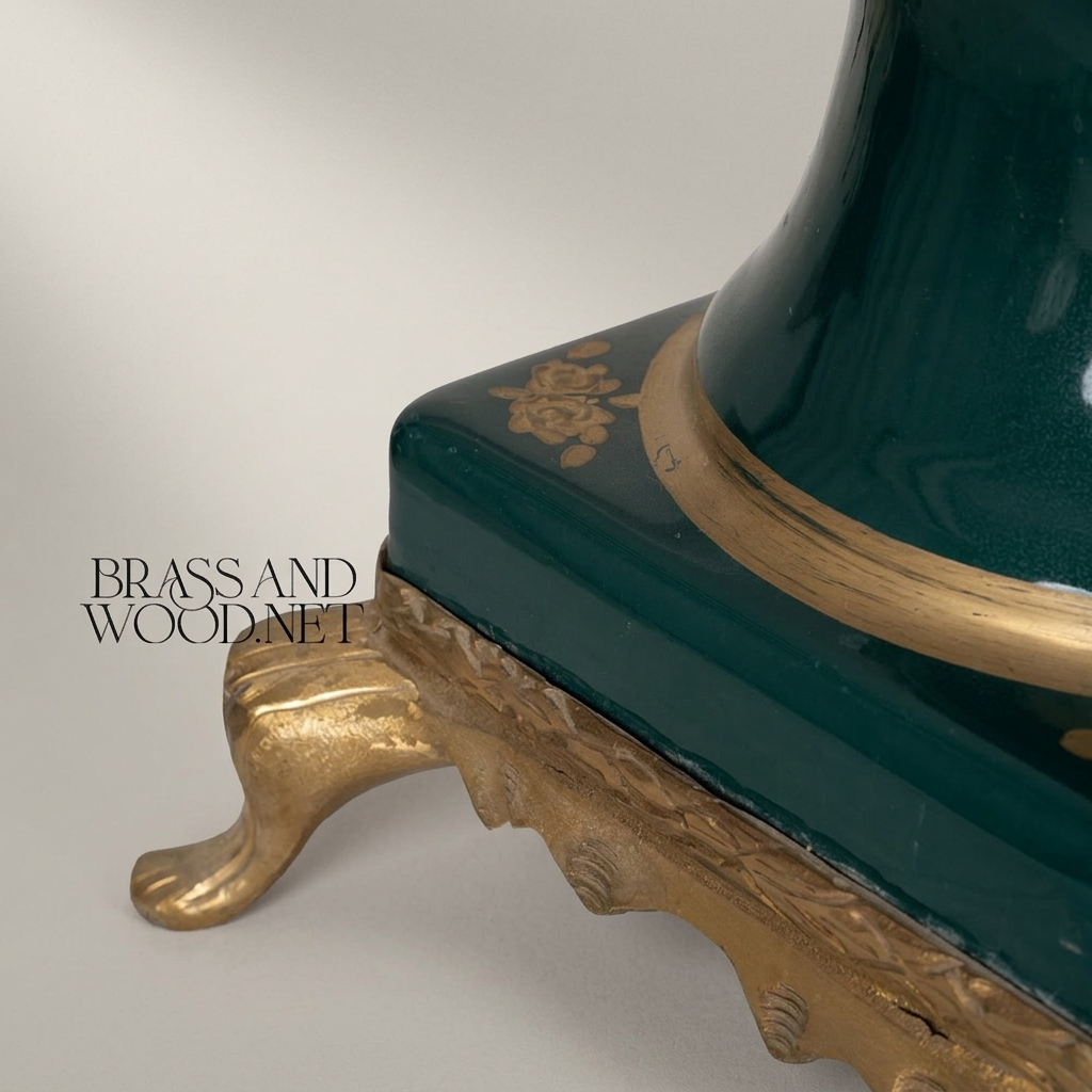 Classical Ceramic Ginger Jar Table Lamp - Hand-Painted Medallion & Brass Footed Base — Antique Gold