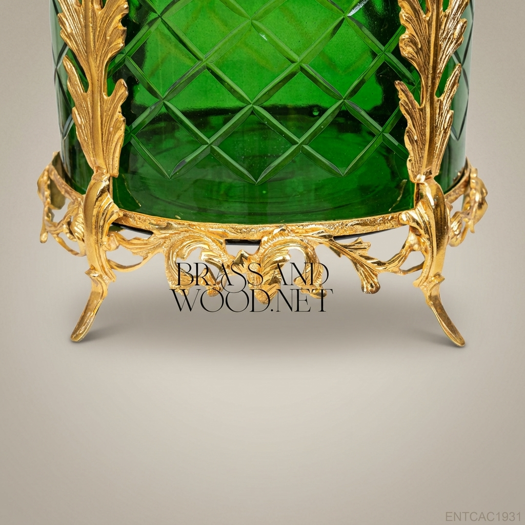 Napoleon III Rococo Revival Emerald Cut-Glass Planter with Gilt Bronze Acanthus Mounts