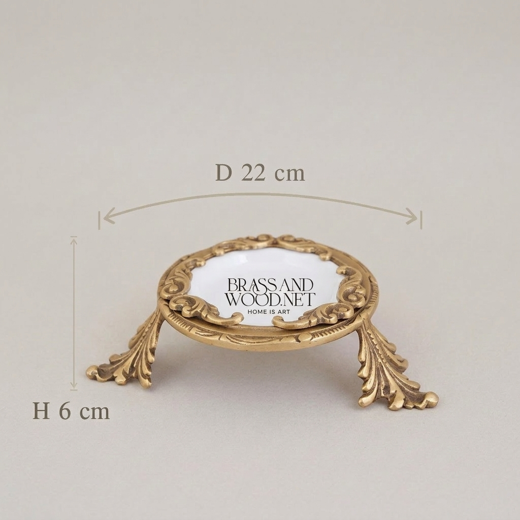 Rococo Brass Ashtray with Acanthus Frame & Ornate Leaf Feet — Antique Gold