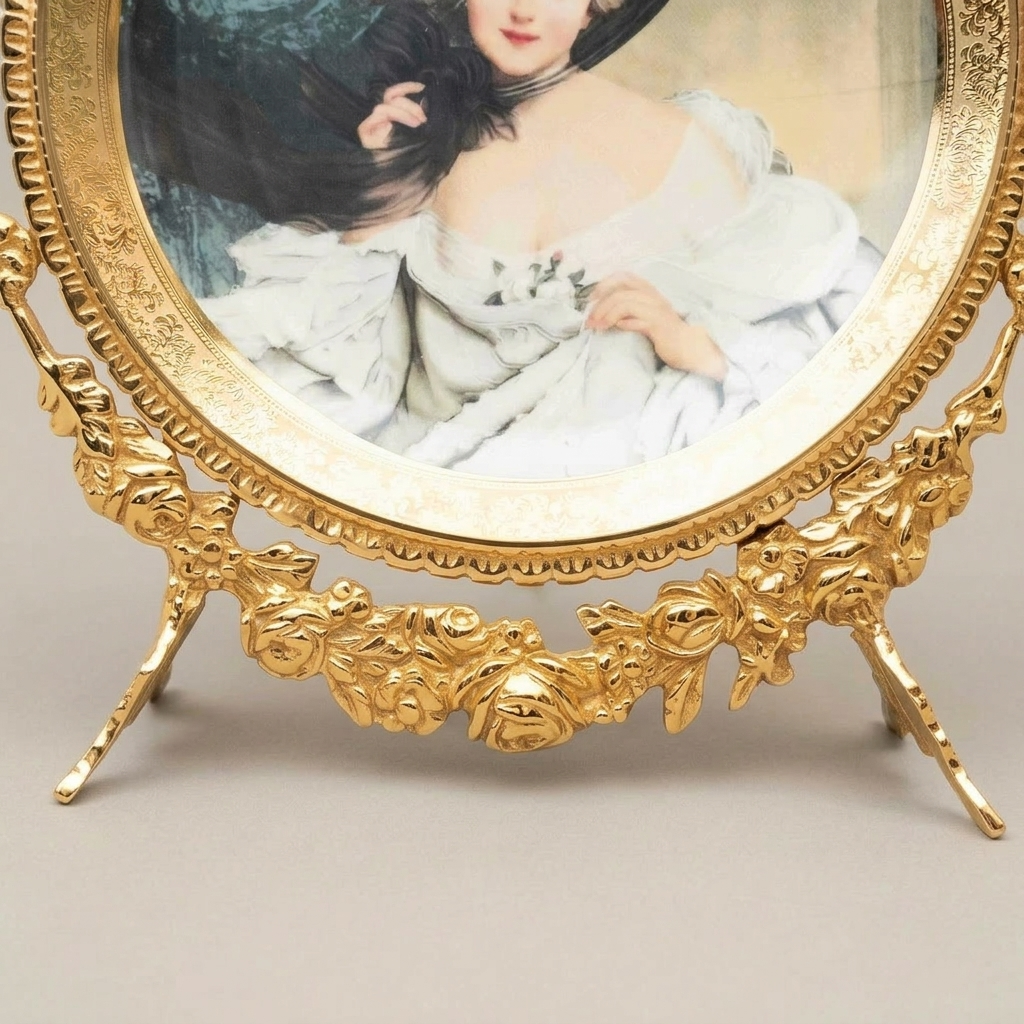 Rococo Brass Oval Decorative Plate Stand - Floral Garland & Bow Crest — Gold
