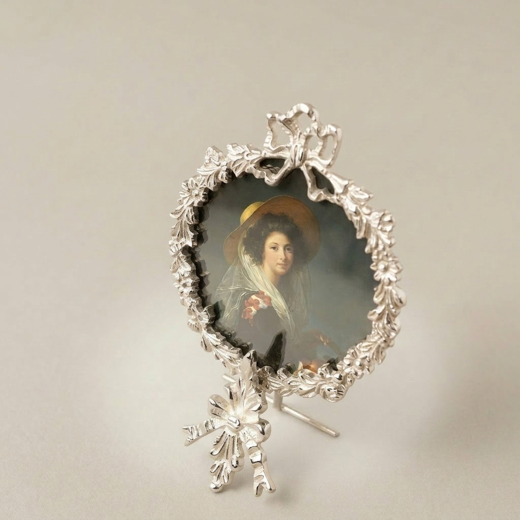 Rococo Brass Oval Portrait Frame with Acanthus Wreath & Ribbon Crown — Silver