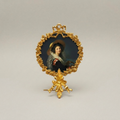 Rococo Brass Oval Portrait Frame with Acanthus Wreath & Ribbon Crown — Gold